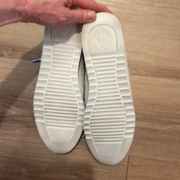 Donald J Pliner Flipp Gray Perforated Low Tip Platform Sneakers Size 11 - Picture 8 of 11